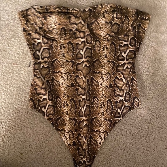 Snake print top - Picture 1 of 3